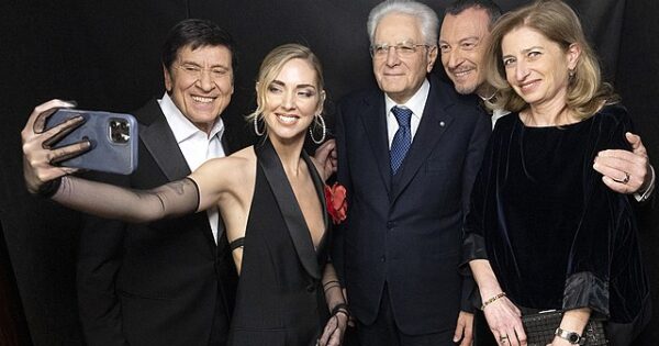 Chiara Ferragni fa un selfie con Morandi, Mattarella e Amadeus