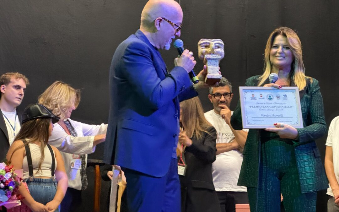 Monica Sarnelli premiata alla quinta edizione del Premio San Giovanniello 2026 a Napoli.
